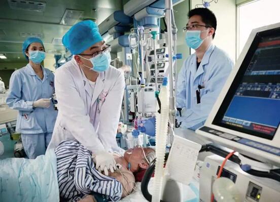論ICU病房，對講機(jī)通信撐起救援“生命線”